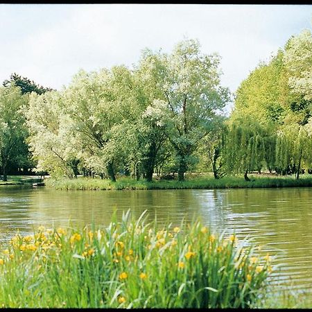 Hotel-Restaurant Du Lac Joué-lés-Tours Buitenkant foto