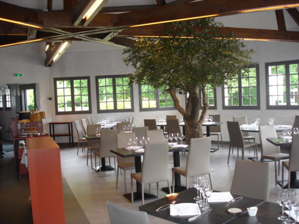 Hotel-Restaurant Du Lac Joué-lés-Tours Buitenkant foto