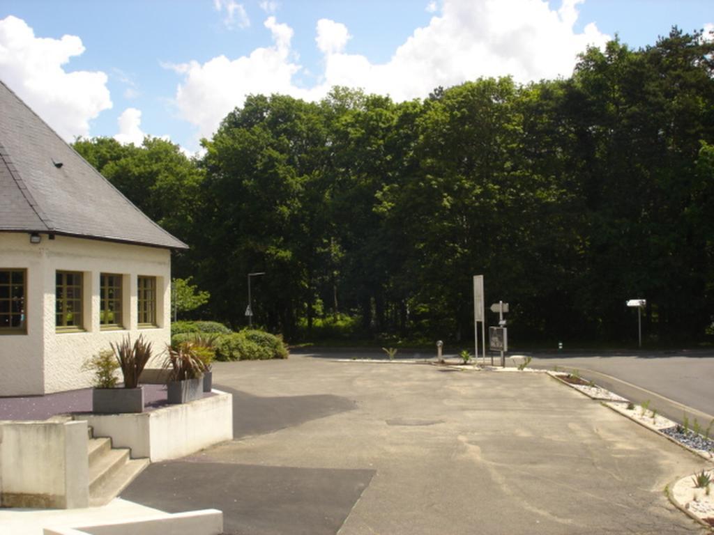 Hotel-Restaurant Du Lac Joué-lés-Tours Buitenkant foto