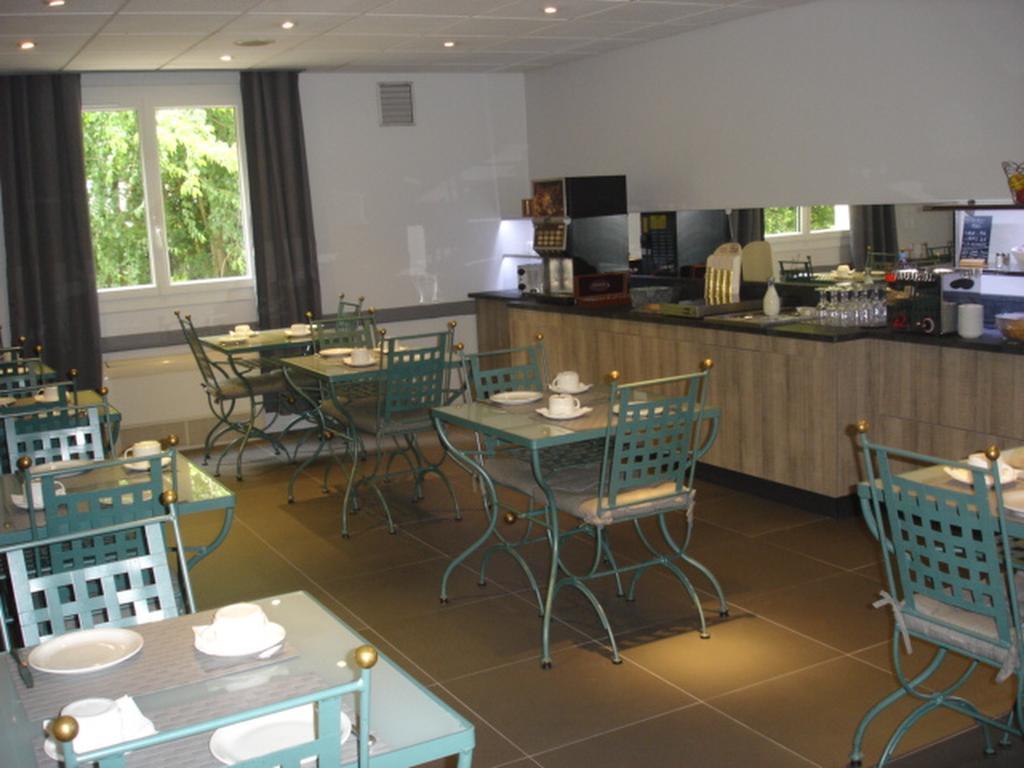 Hotel-Restaurant Du Lac Joué-lés-Tours Buitenkant foto